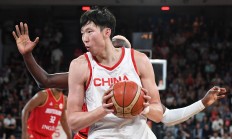 B体育体育地址-包含哥伦比亚篮球联赛决赛激动人心，球员全情投入的词条