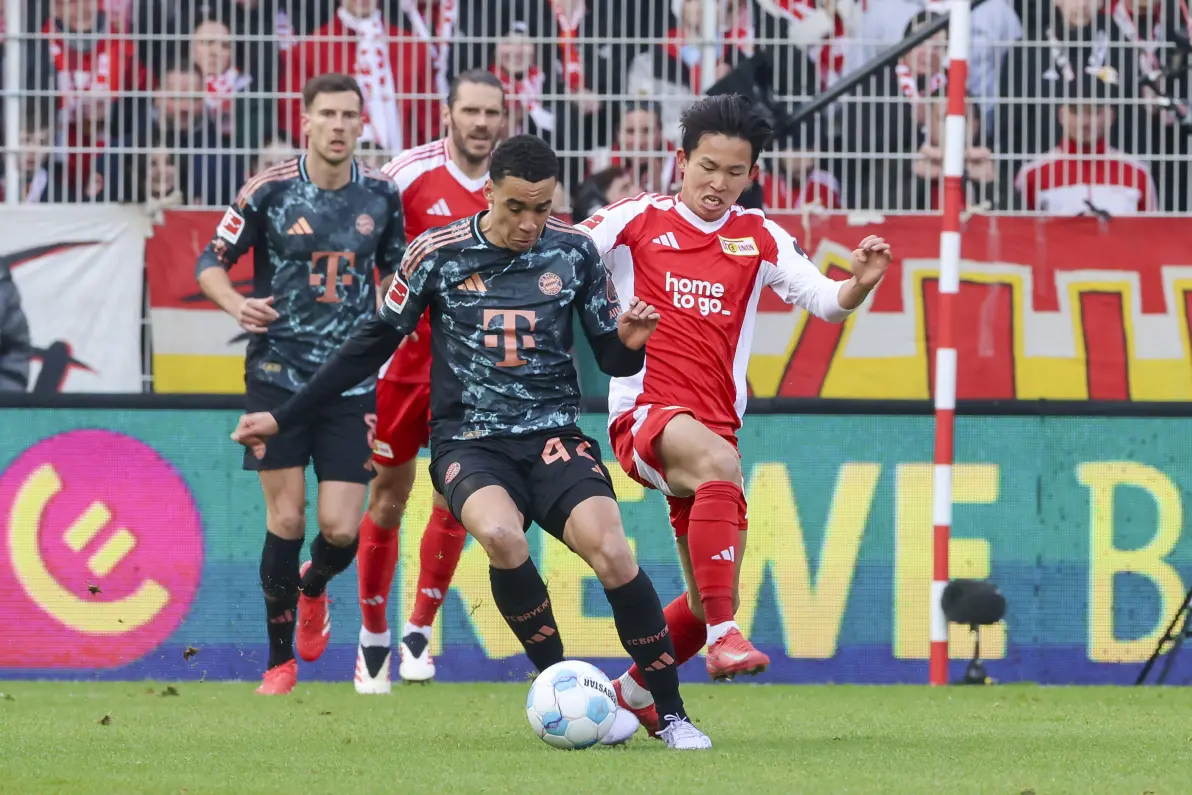 柏林联队员集体亮相,备战下轮比赛 柏林联队员集体亮相,备战下轮比赛