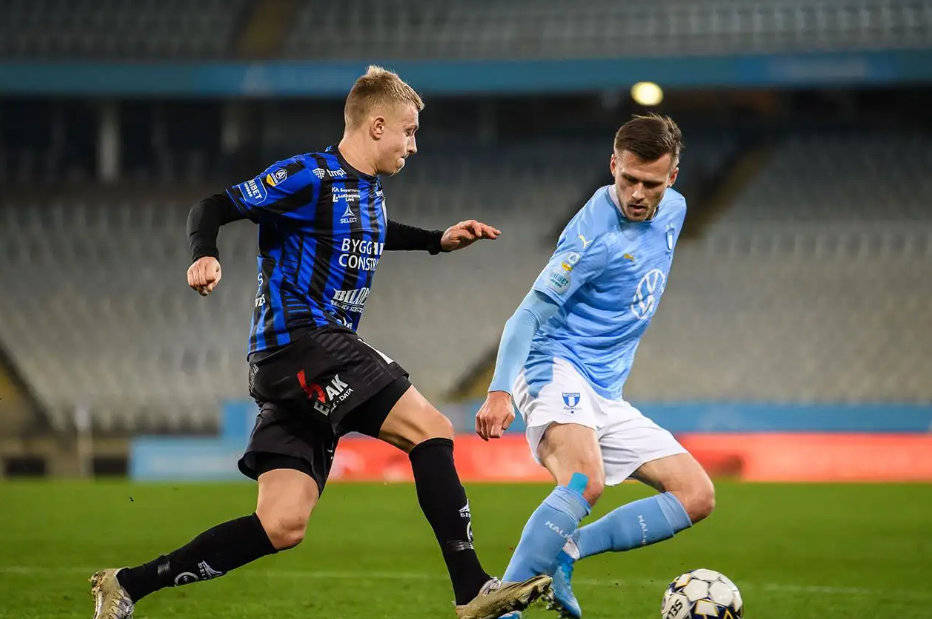 包含马赛主场击败图卢兹，全取三分守住争冠位置的词条