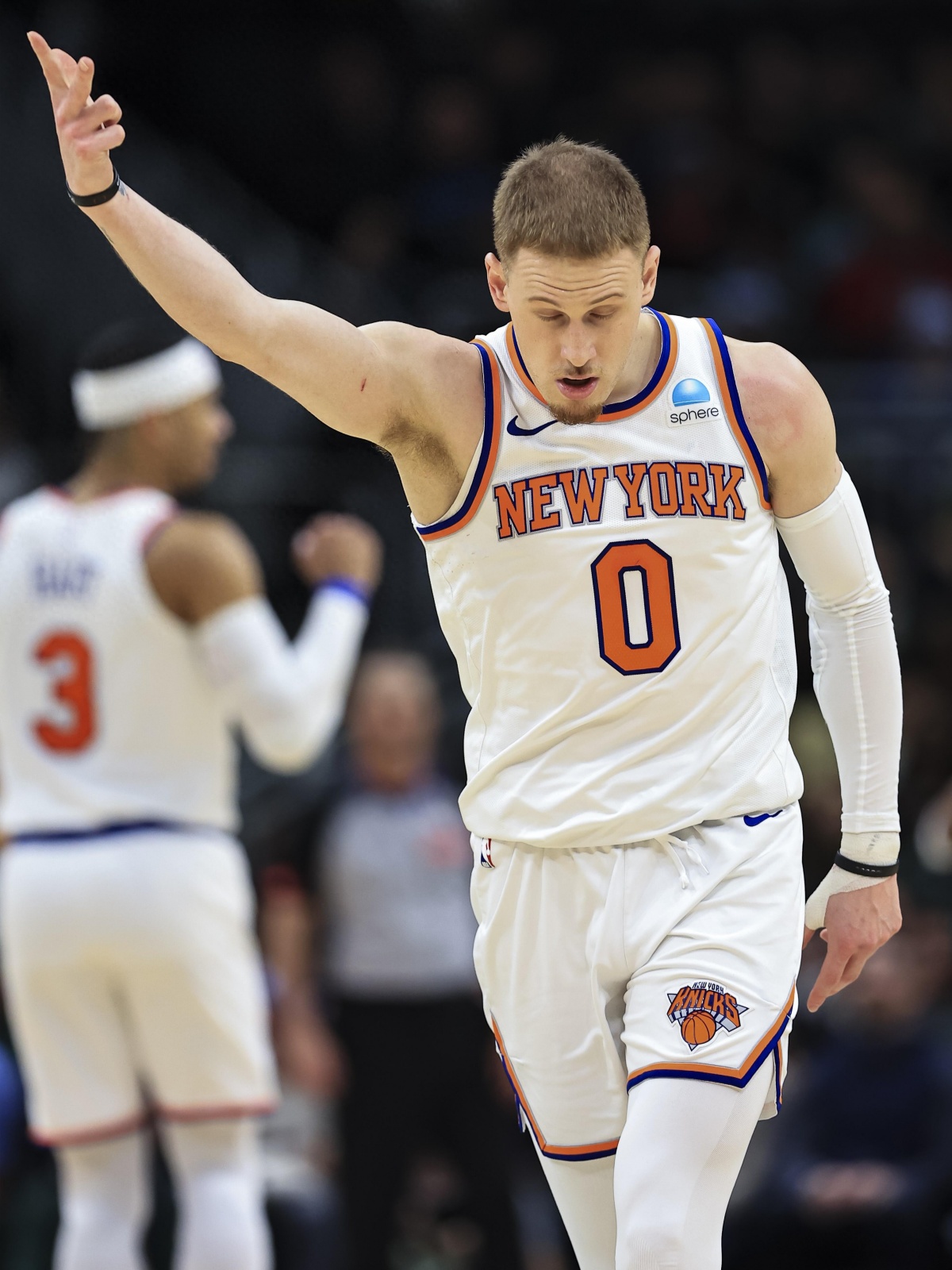 尼克斯击败对手夺得比赛胜利