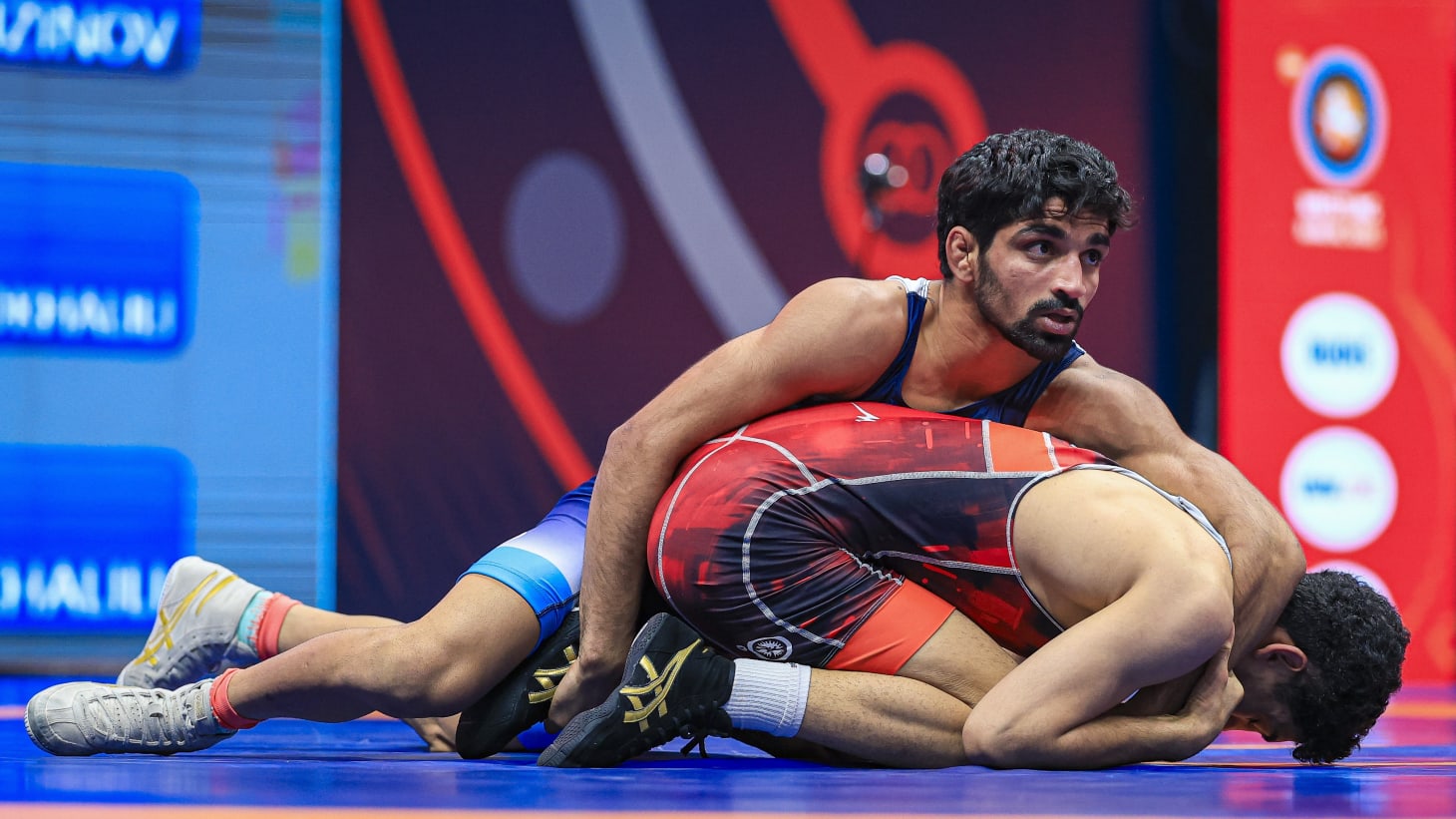 印度体操选手斩获金牌，成为焦点