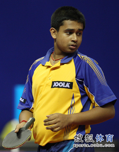 印度体操选手斩获金牌，成为焦点