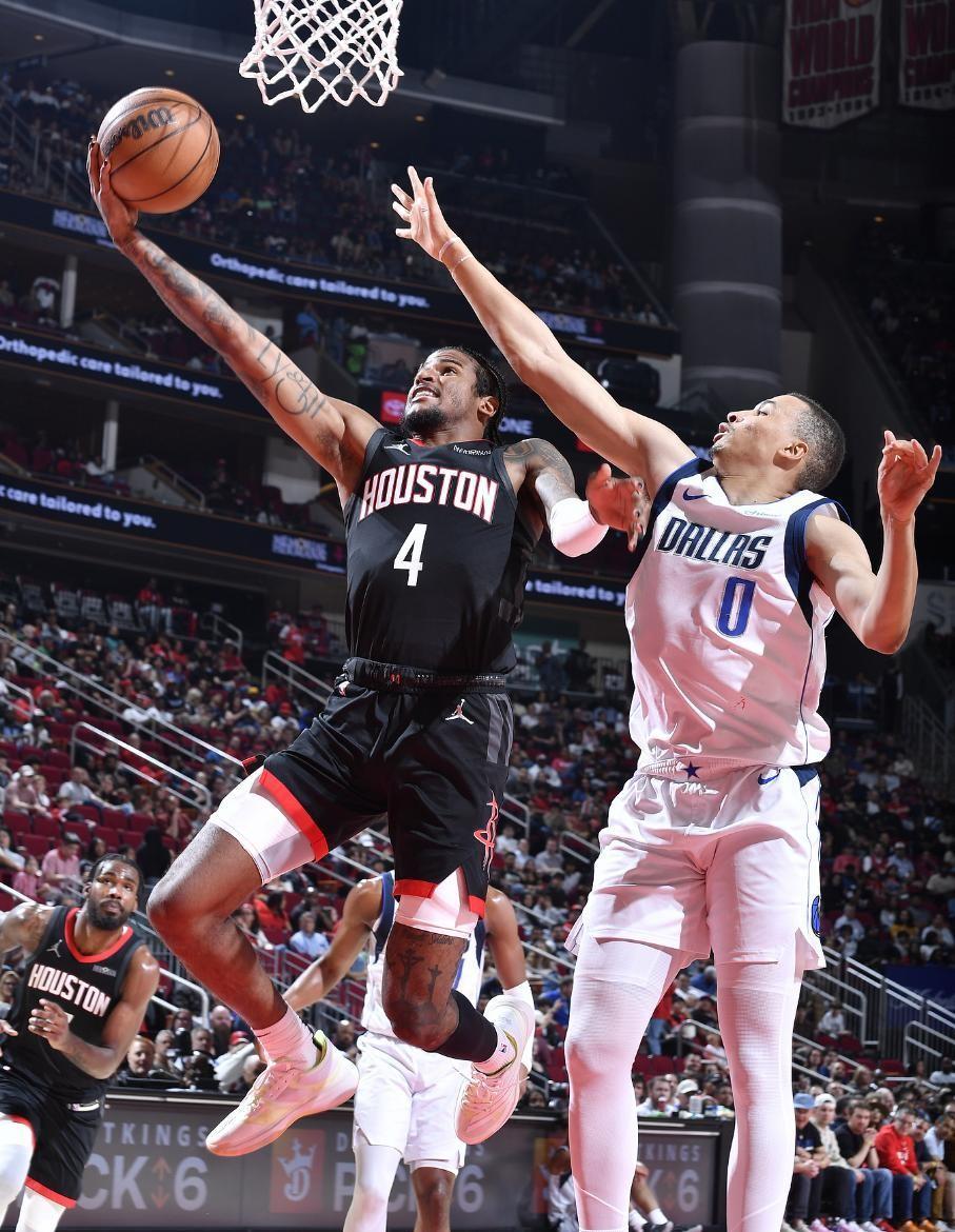 火箭遭独行侠逆转,失去领先优势 火箭遭独行侠逆转,失去领先优势