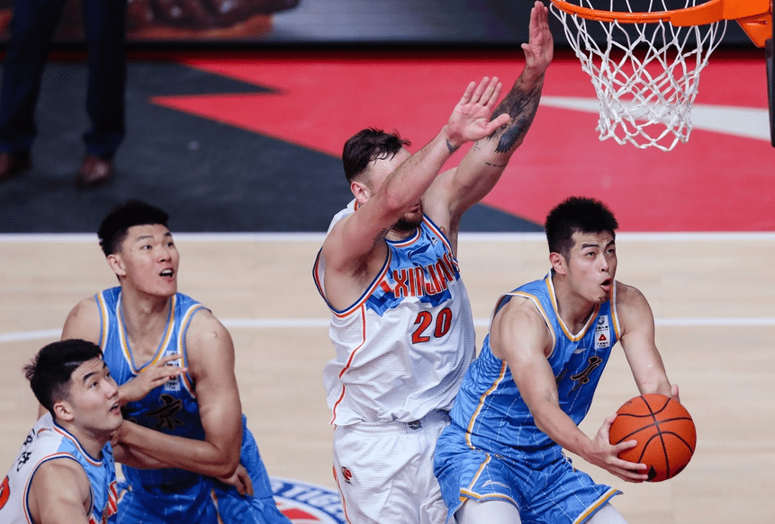 包含正在进行的比赛悬念迭起，胜负难料的词条