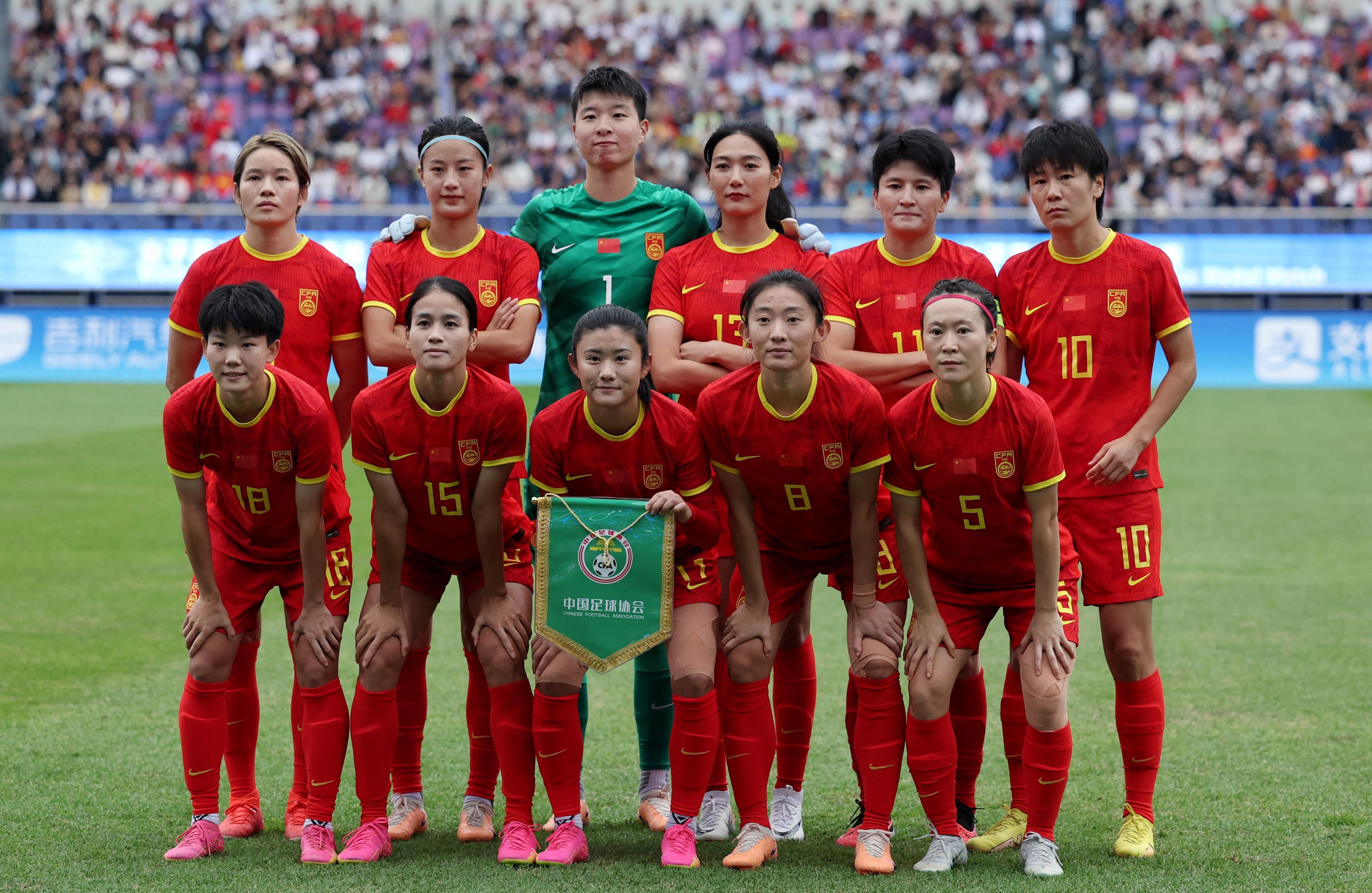 关于中国女足面对强劲对手,团结一心的信息 关于中国女足面对强劲对手,团结一心的信息