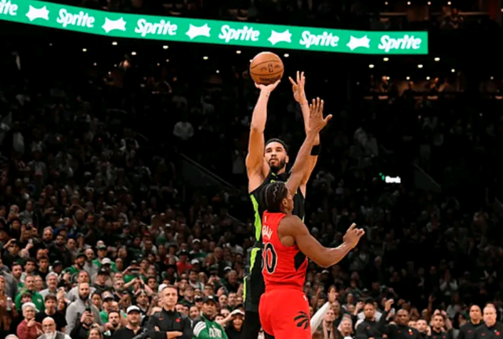 凯尔特人主场大胜活塞,塔图姆砍下25分 凯尔特人主场大胜活塞,塔图姆砍下25分