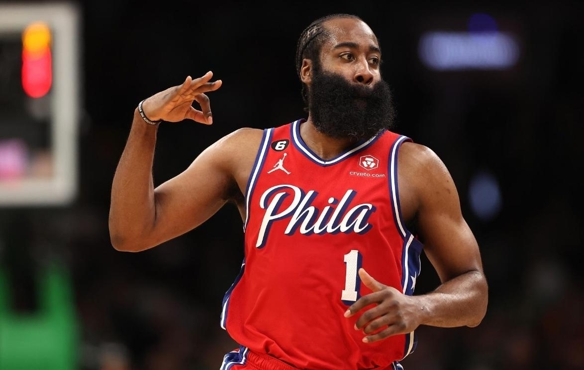 包含雄鹿大胜骑士，拉塞尔贡献25分的词条