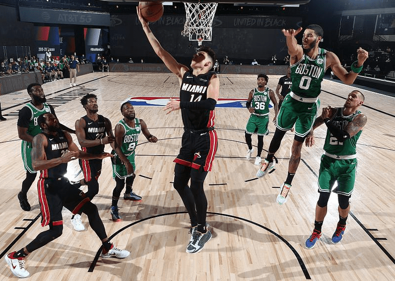 包含榜首球队碰撞，决定性一战让人期待的词条